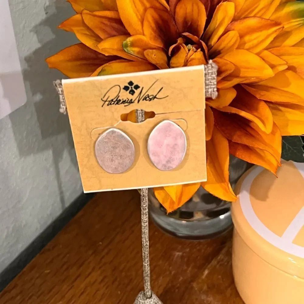 Nwt Patricia Nash Not So Basic Silver Ox Stud Earrings #PNER - Picture 2 of 6
